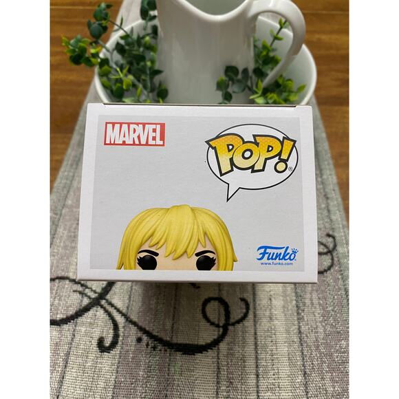 Funko Pop Marvel:  Gwen Verse, Wolver-Gwen - Picture 5 of 6